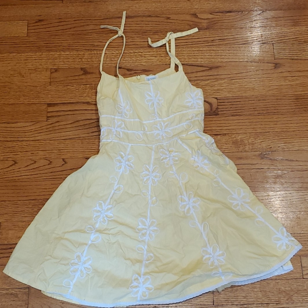 Children's Place yellow dress w/ flower detail S 8